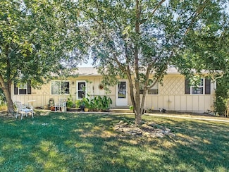 9505 W 54th St, Shawnee, KS 66203