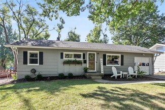 4825 W 76th St, Prairie Village, KS 66208