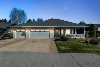 4415 SW Ben Hogan Dr, Redmond, OR 97756