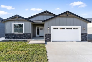 7135 E Beverly Dr, Spokane, WA 99212
