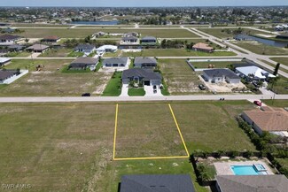 1212 NW 33rd Place, Cape Coral, FL 33993