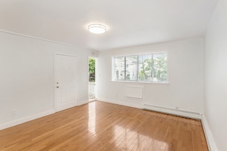 84-124 Austin St, Kew Gardens, NY 11415