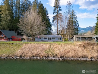 8789 Cedar Ct, Sedro Woolley, WA 98284