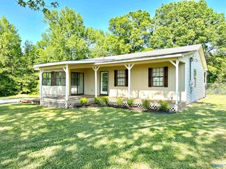 16136 Jones Rd, Athens, AL 35613