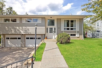 521 Woodhaven Dr, Morgantown, WV 26505