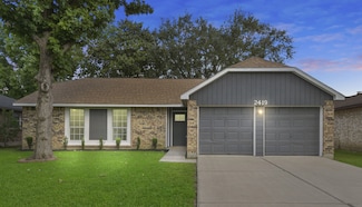 2419 Tall Ships Dr, Friendswood, TX 77546