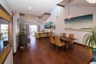 70 Kingston Ct W, Coronado, CA 92118