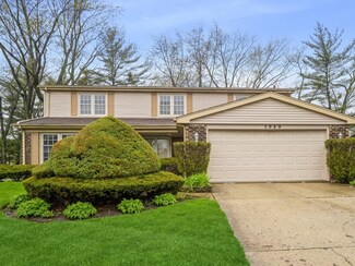 3949 Michael Ln, Glenview, IL 60026