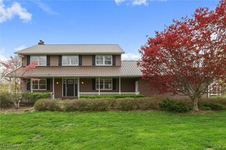 5504 Airwood Dr, Zanesville, OH 43701