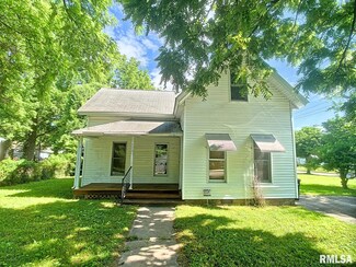 502 W Kennicott St, Carbondale, IL 62901