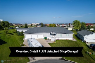304 Chestnut Dr, Horace, ND 58047