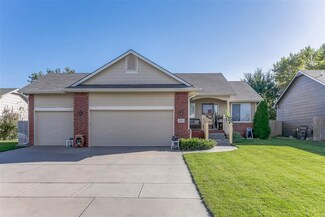 10501 W Lamp Cir, Wichita, KS 67215