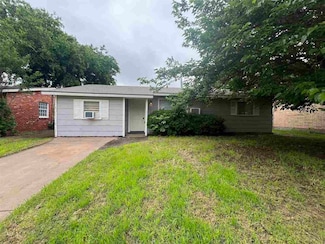 115 E Garden Dr, Iowa Park, TX 76367