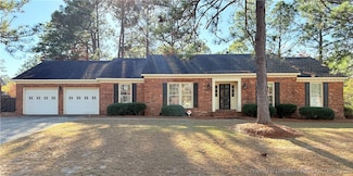 2102 Clinchfield Dr, Fayetteville, NC 28304