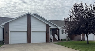 2605B Augusta Ln, Hays, KS 67601