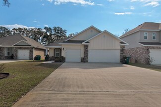 16 7th Ave, Shalimar, FL 32579