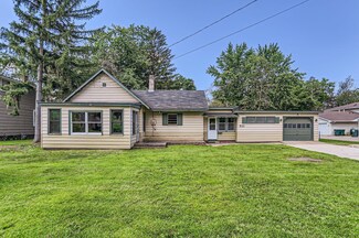 531 6th St N, Hudson, WI 54016
