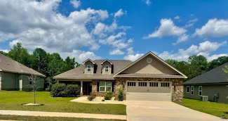 234 Creek Ridge Dr, Warner Robins, GA 31088