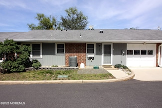392 Picardy Ct Unit B, Lakewood, NJ 08701