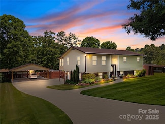 5 Granite Dr, Hendersonville, NC 28792
