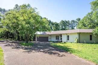 924 W Liberty Ave, Covington, TN 38019