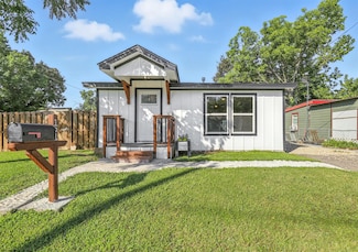 101 Sandy St, Cleburne, TX 76031