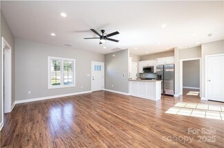 1314 39th Street Cir SW, Hickory, NC 28602