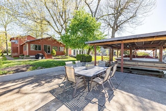 10125 Seminole Shore Dr, Huntsville, OH 43324