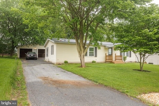27 Bill Dr, Denver, PA 17517