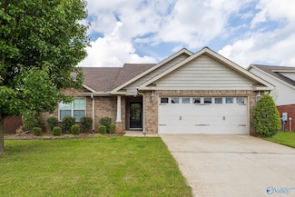 302 Saddlegate Dr NW, Huntsville, AL 35806