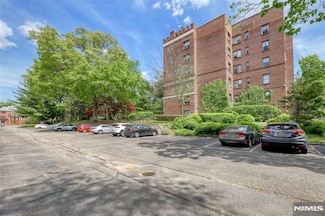 100 E Palisade Ave Unit D34, Englewood, NJ 07631