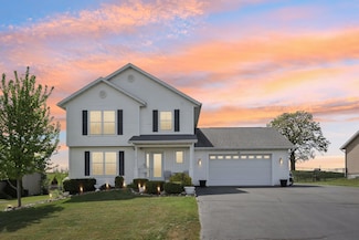 321 Tomahawk Dr, Twin Lakes, WI 53181