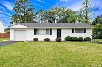 112 Irene Dr, Ellisville, MO 63011