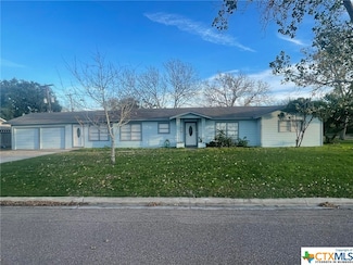102 Texas Ave, Port Lavaca, TX 77979