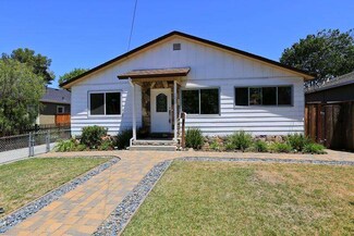 1030 8th Ave, Redwood City, CA 94063