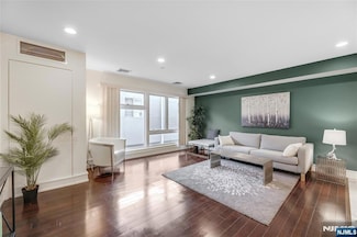 310 Cliff Ln Unit 3C, Cliffside Park, NJ 07010