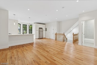 86 Prospect St Unit 1, Jersey City, NJ 07307