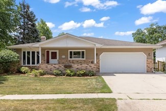 1905 Murcer Ln, Elgin, IL 60123