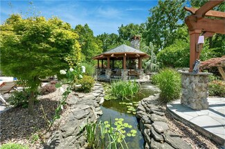 3373 Rising Sun Ct, Nazareth, PA 18064