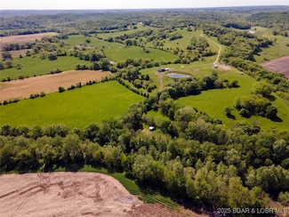 19606 Tuttle Rd, Out of Area (Lobr), MO 65025