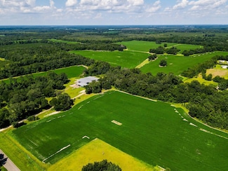 5018 Old U Rd S, Marianna, FL 32446