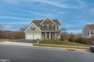 7072 Creek Crossing Dr, Harrisburg, PA 17111