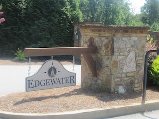 1735 Waters Edge Dr Unit 86, Granite Falls, NC 28630