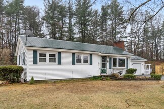 11 Fleetwood Dr, Chelmsford, MA 01824
