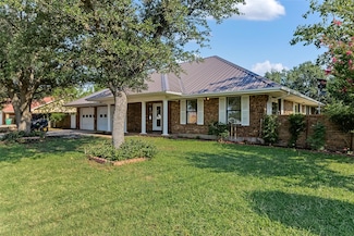 405 E Granite St, Llano, TX 78643