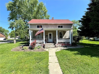 201 E 2nd St N, Mount Olive, IL 62069