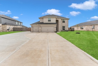 401 Twin Lakes Blvd W, West Columbia, TX 77486