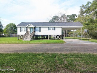 817 E Putnam St, Erath, LA 70533