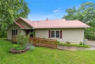 16 Osage Ln, Eureka Springs, AR 72631