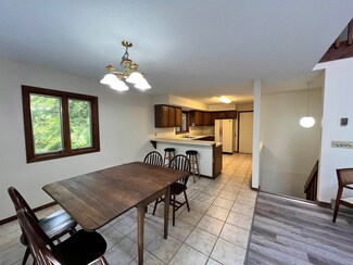 75 Naulahka Ln, Hartford, VT 05059